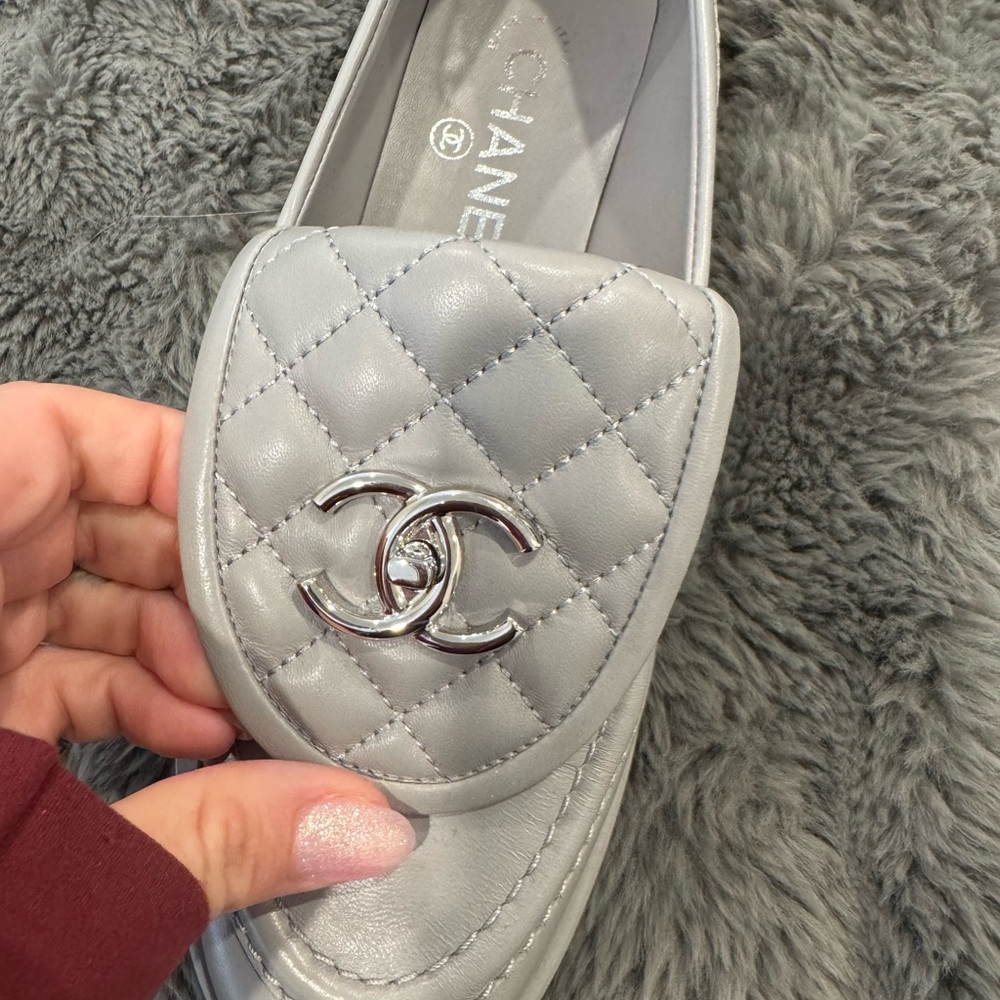 Chanel 21B Grey Quilted Flap Turnlock CC Logo Silver Mule Slip Flat Loafer 37.5 - Picture 9 of 12